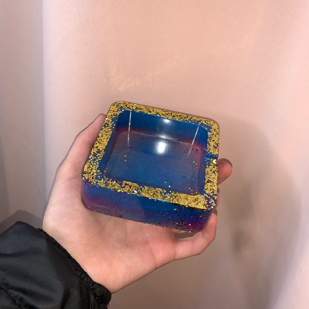 Custom ashtrays ✨